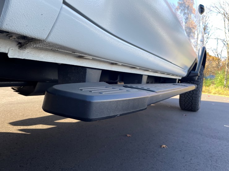 2025-chevrolet-silverado-image-24