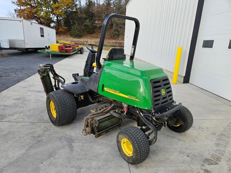 john-deere-3225c-image-15