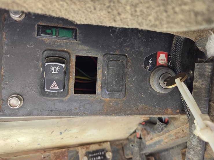 new-holland-lt185b-image-40