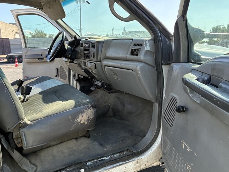 2002-ford-f450-image-15