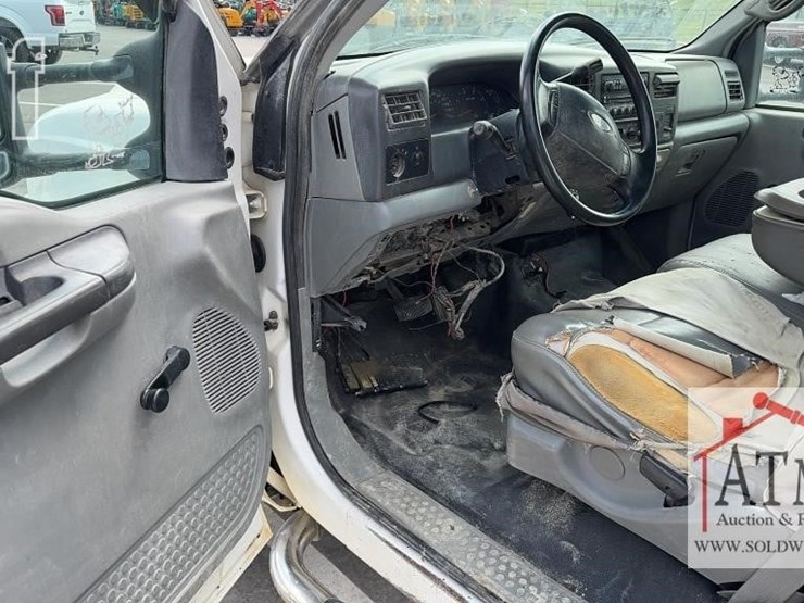 2002-ford-f550-image-21