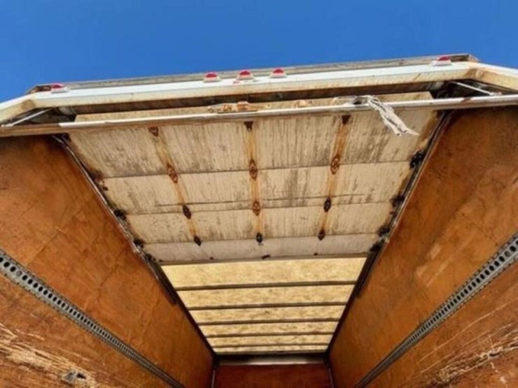 2010-hino-258-image-46