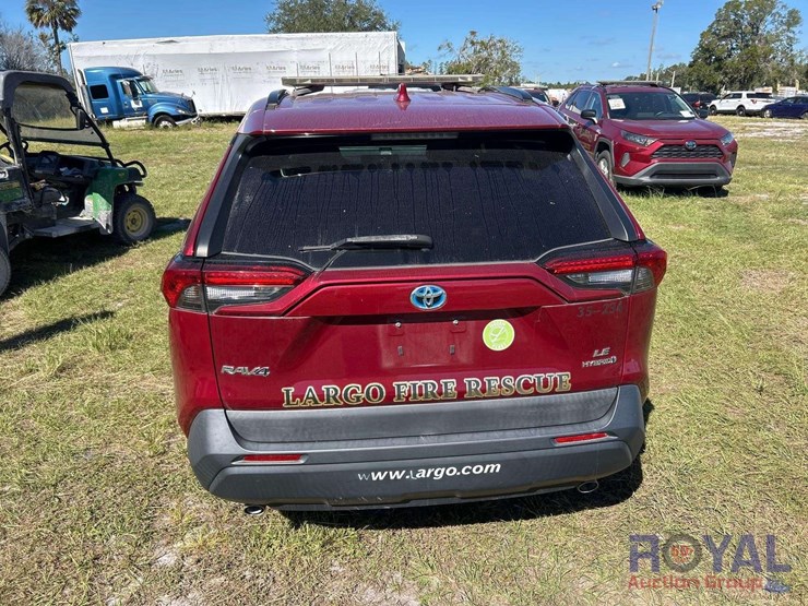 2019-toyota-rav4-le-image-21