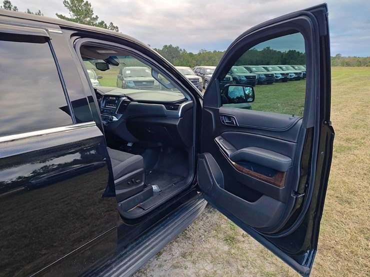 2019-chevrolet-tahoe-image-22