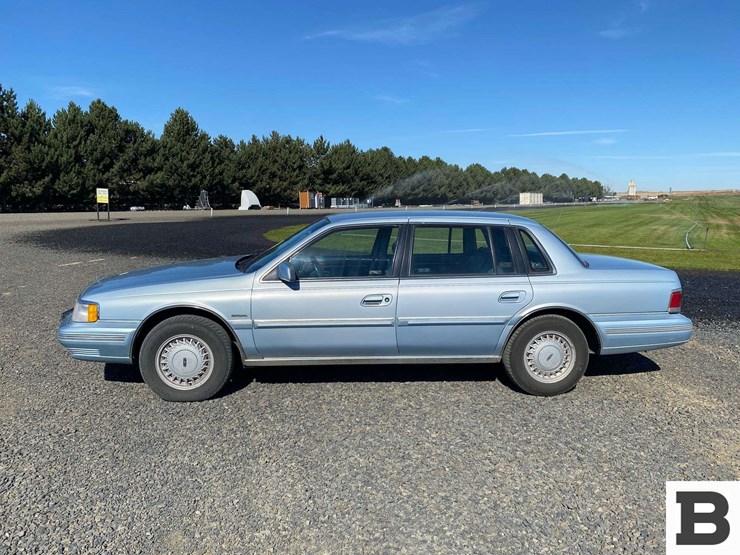 1991-lincoln-continental-sedan-image-2