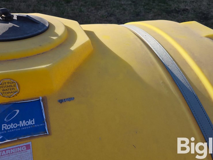 300-gal-front-mount-poly-tank-image-18