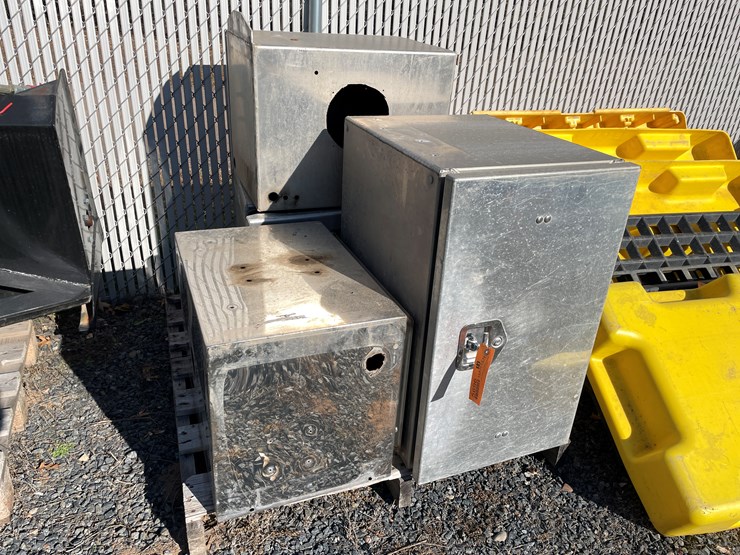 #5696-•-(4)-truck-mount-toolboxes-image-1