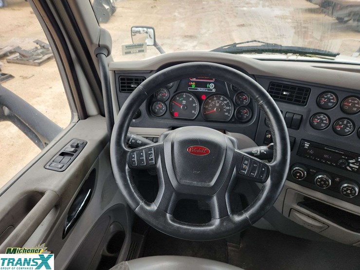 2019-peterbilt-579-image-30