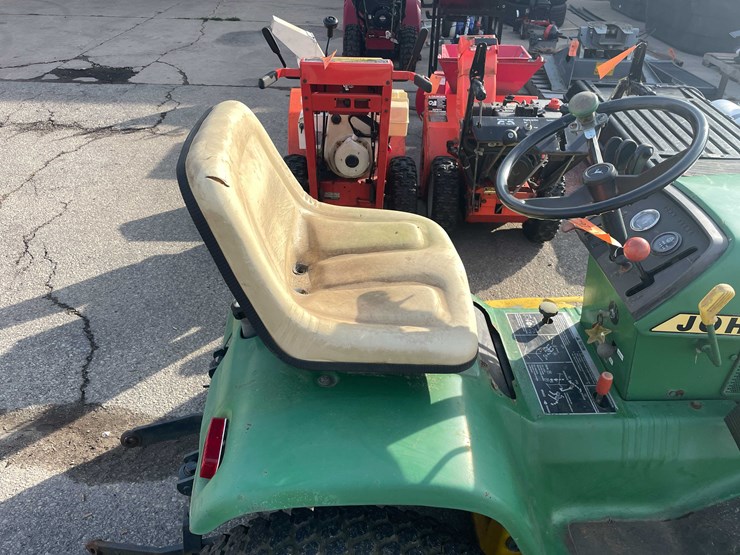 john-deere-400-image-24