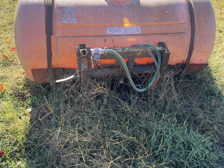 3pt-sprayer-tank-with-pump-and-extra-tank,-250-gallon-and-200-gallon-tank-image-2