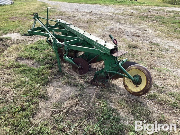 john-deere-3-pt-4-bottom-plow-image-7