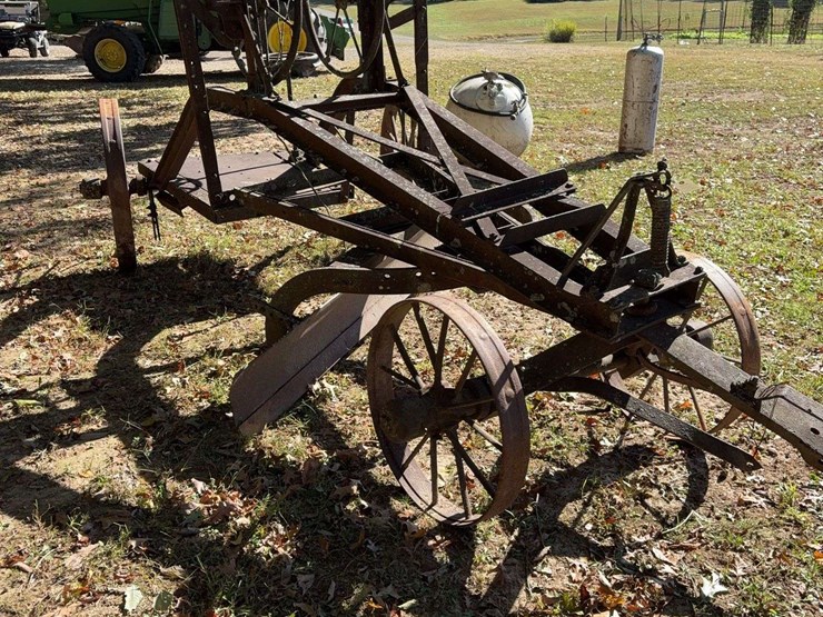 pull-type-road-grader,-steel-wheels-image-3