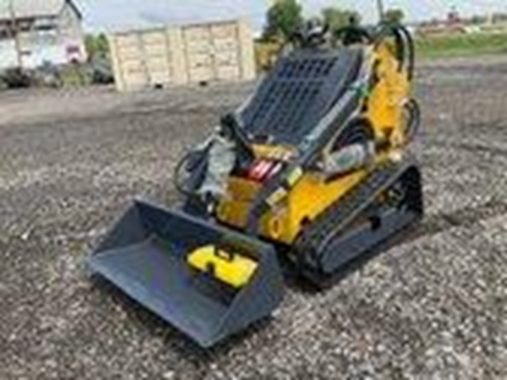 #1011-•-unused-landhero-mini-skid-steer-loader-image-1