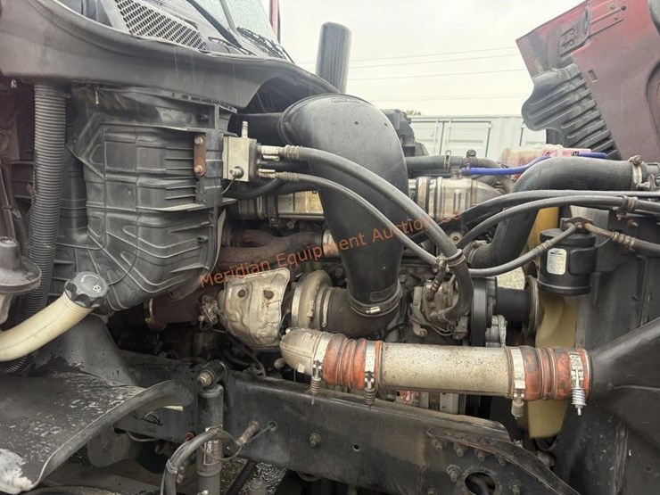 2015-freightliner-cascadia-113-image-52