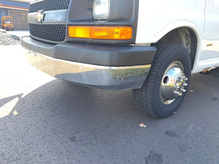 2007-chevrolet-g3500-image-14