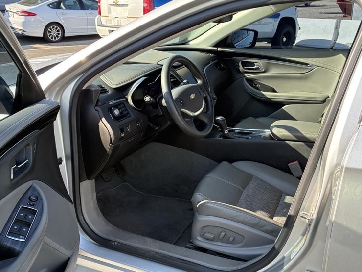 2019-chevrolet-impala-sedan-image-11