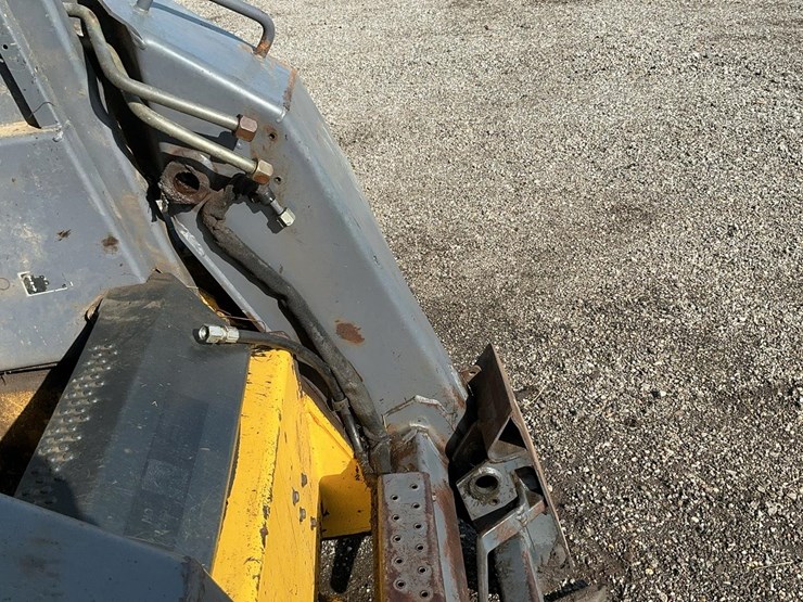 new-holland-ls190-image-44