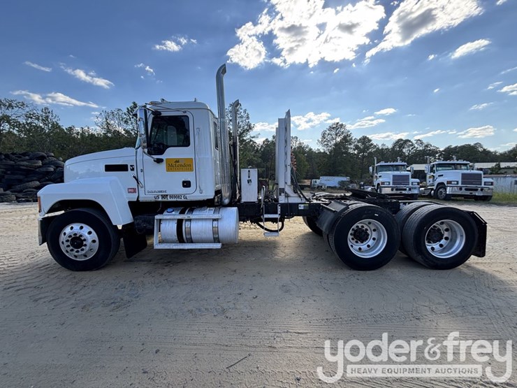 2017-mack-chu613-image-2