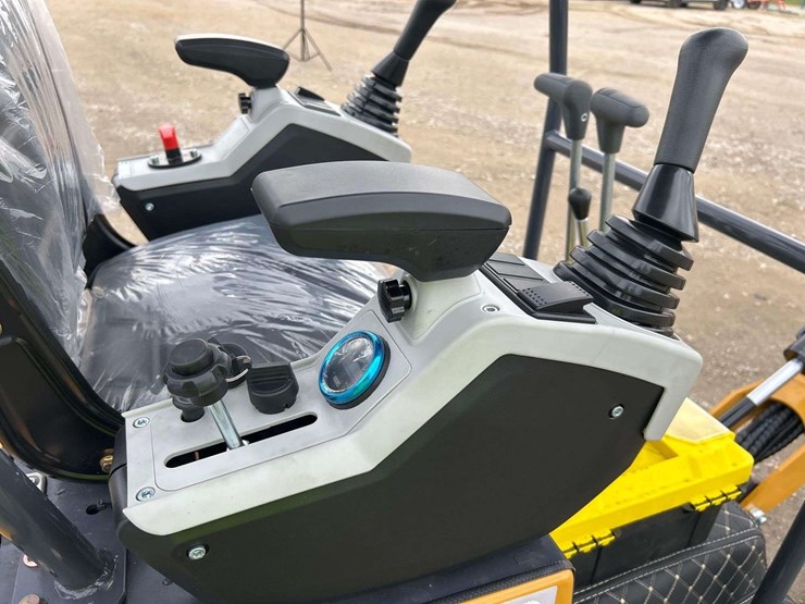 2025-sdlanch-sdle18p-mini-excavator-image-10