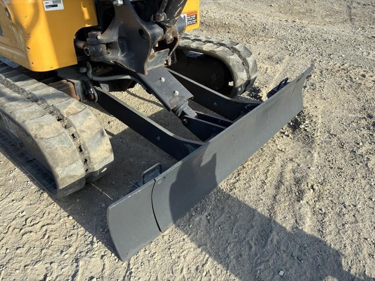 2022-deere-17g-image-10