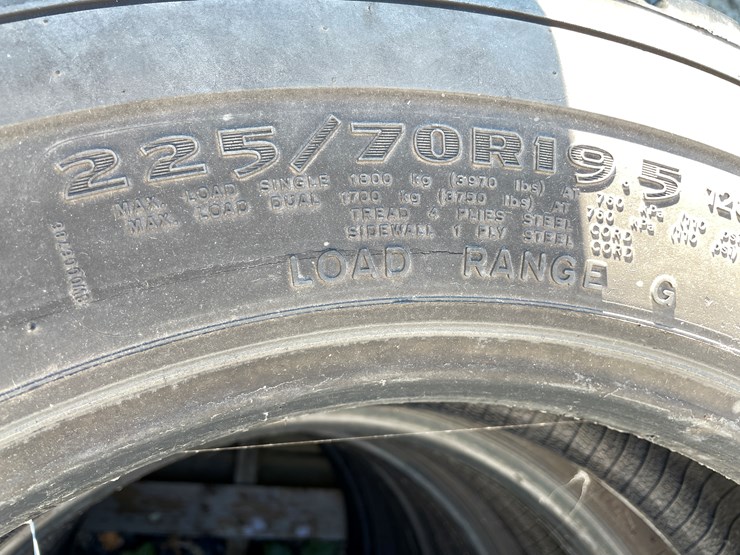 #5702-•-(5)-goodyear-g622-rsd19.5-tires-image-4
