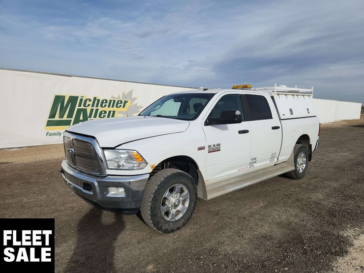 2016-ram-2500-slt-image-1