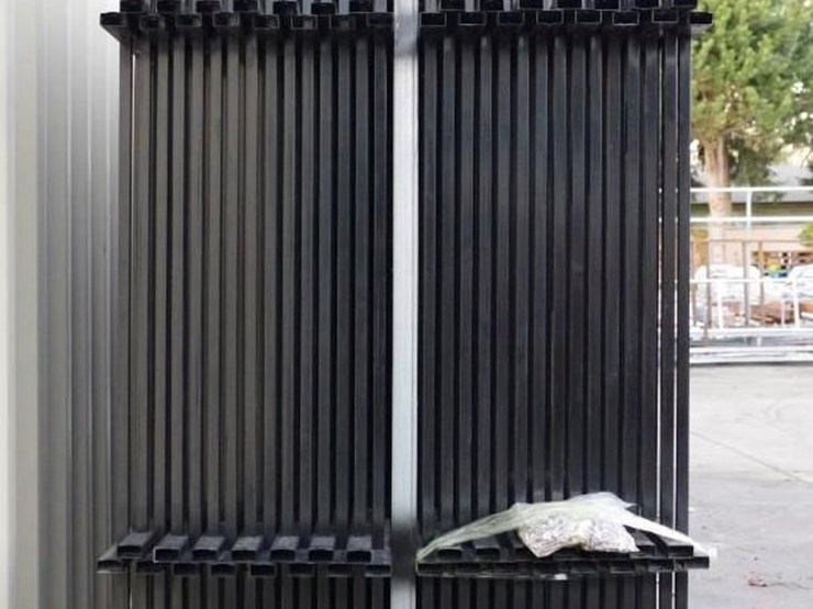 [30]-aboss-9.5'-x-6.25'-unleaded-powder-coated-wrought-iron-site-fence-panels-w/-(31)-posts-&-hard..-image-3