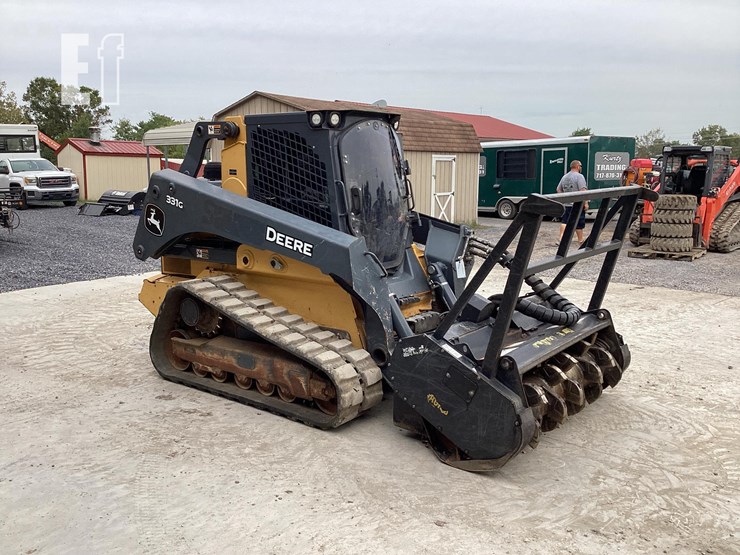 2020-deere-331g-image-6