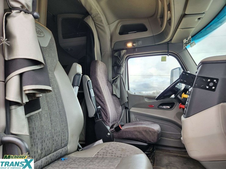 2018-peterbilt-579-image-43
