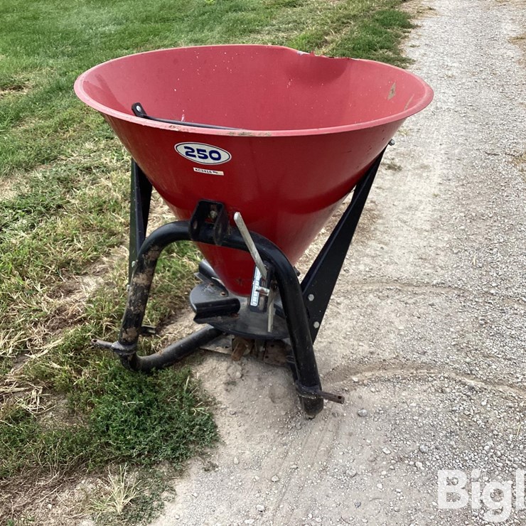 Farm Star 250 3-Pt Spreader