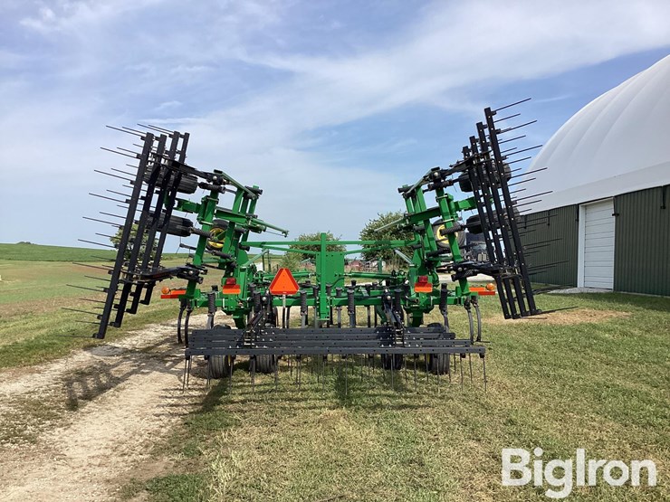 2010-john-deere-2210-image-6