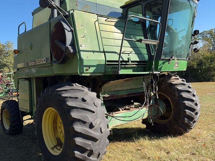 john-deere-8820-image-3