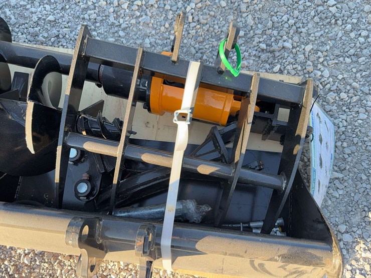 future-qty-(8)-excavator-attachment-image-4