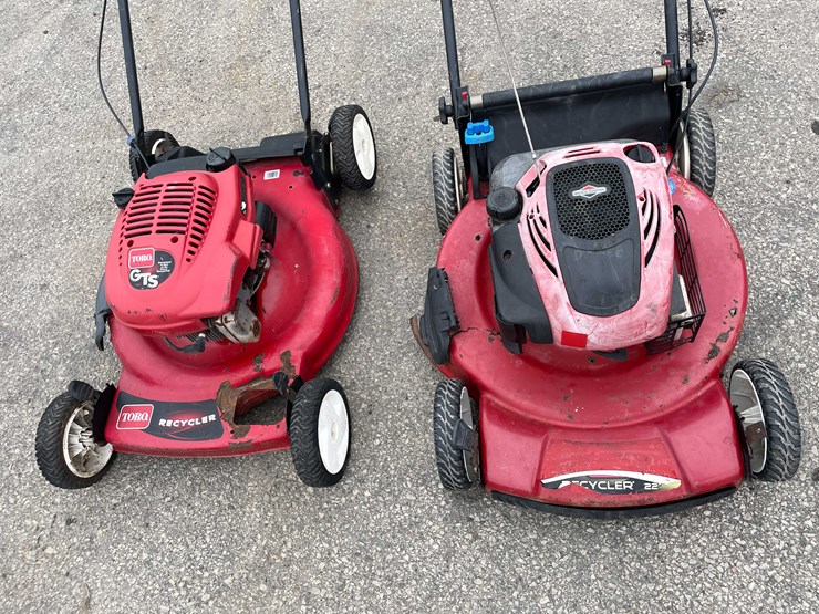 #14030-•-(2)-toro-recycler-lawn-mowers-(o4)-image-9