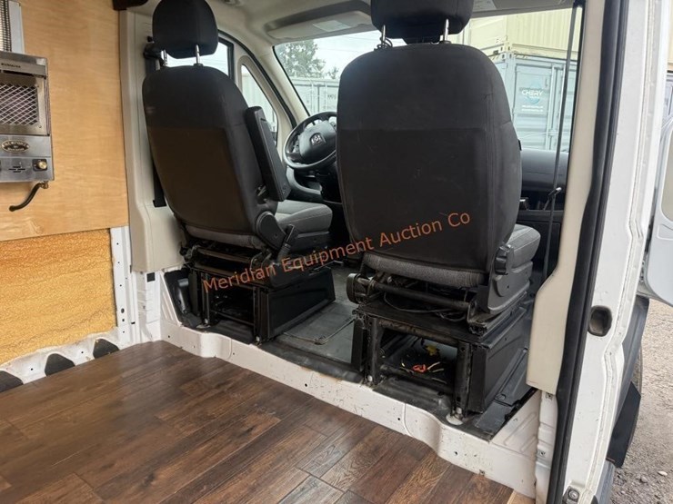 2015-dodge-ram-2500-image-28