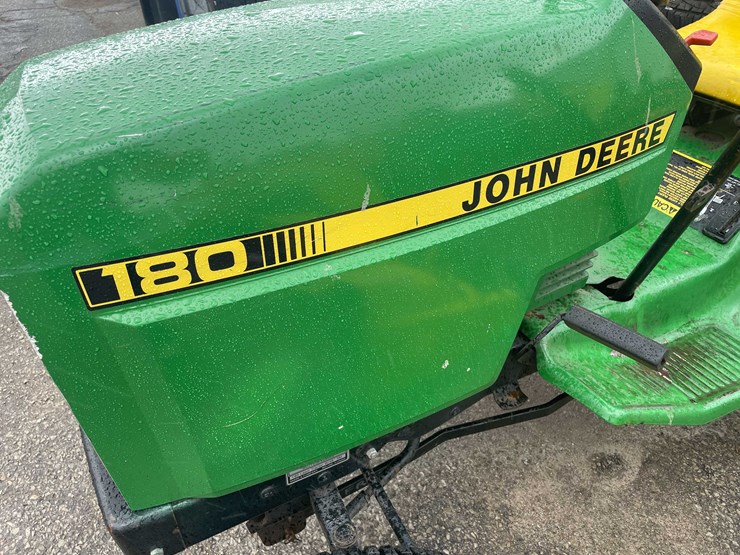 john-deere-180-image-6