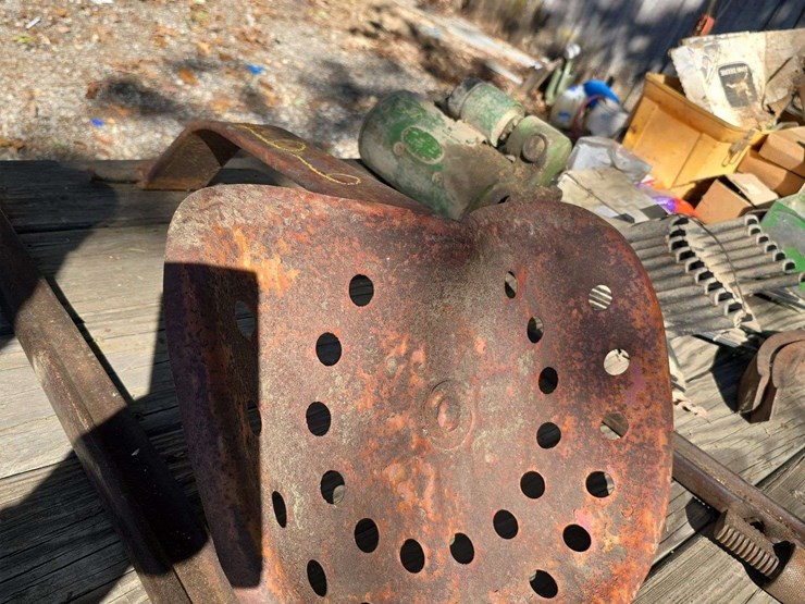 metal-tractor-seat-image-2