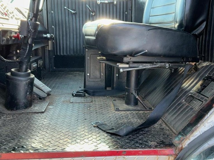 #2000-•-1982-sutphen-deluge-fire-engine-truck-detroit-diesel-6v92ta-image-86