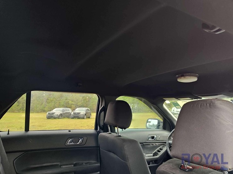 2018-ford-explorer-image-34