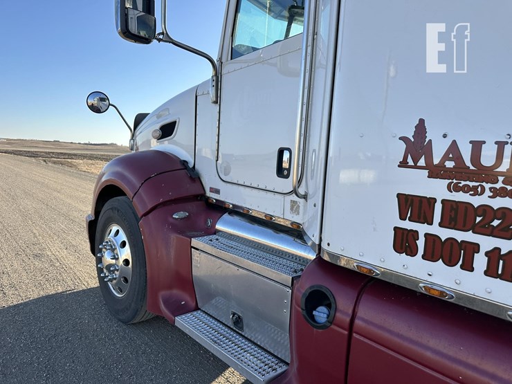 2014-peterbilt-386-image-18