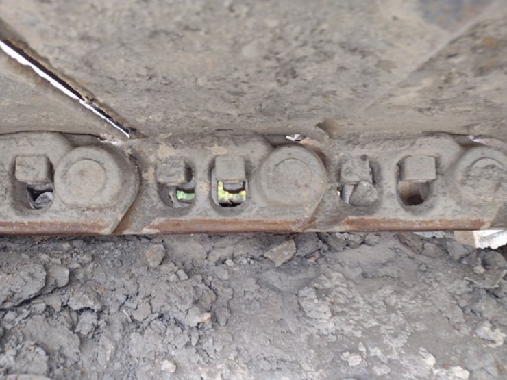 volvo-ec220e-lr-image-32