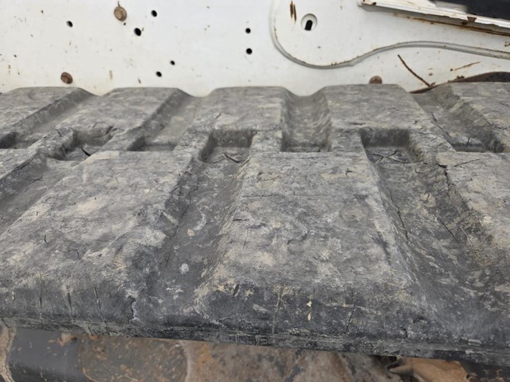 2019-bobcat-t740-image-54