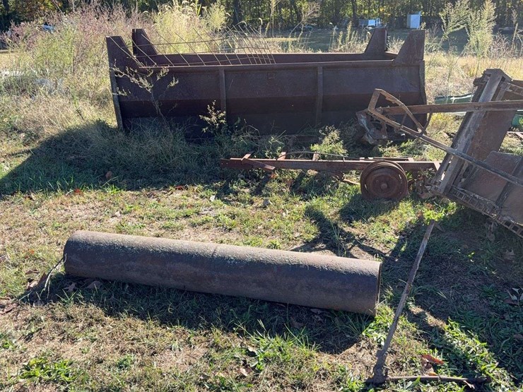 scrap-items,-flare-bed,-manure-spreader,-fuel-tank,-and-misc-image-4