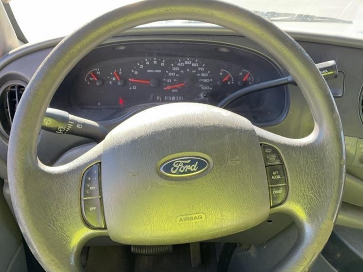 2006-ford-e350-image-16