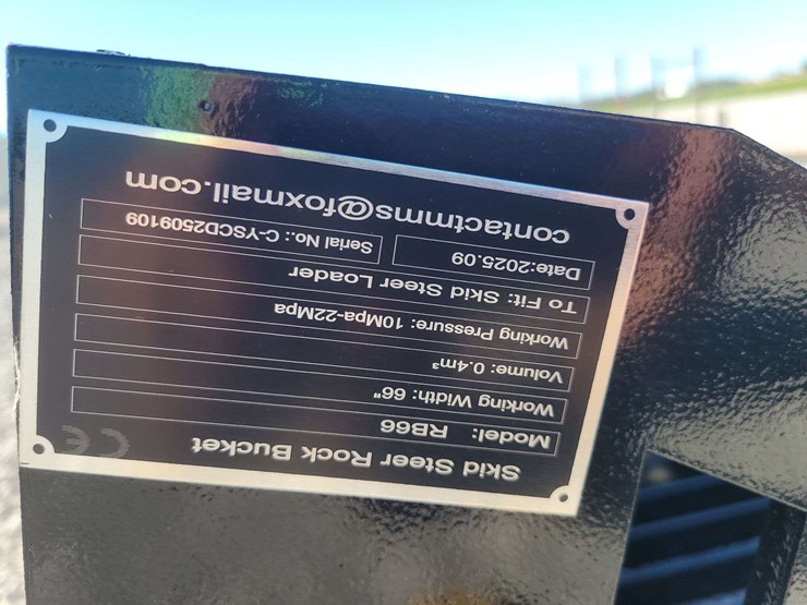 skid-steer-rock-bucket.-66"-wide.-image-5