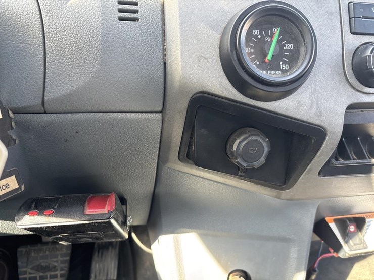 2013-ford-f650-image-35