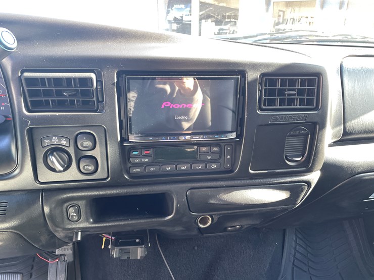 2004-ford-excursion-limited-image-77