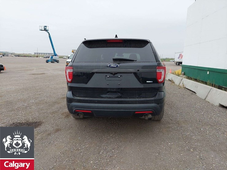 2017-ford-explorer-image-5