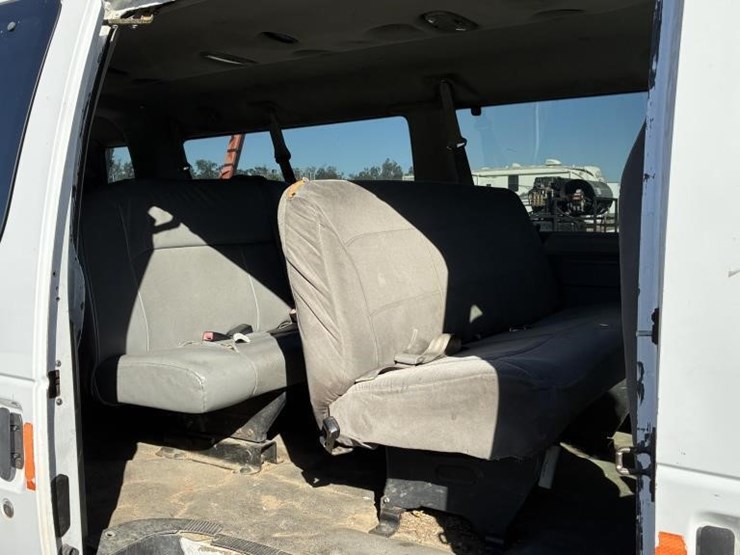 2008-ford-e350-image-12