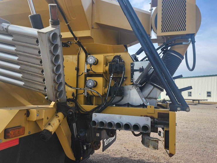 2018-agchem-9300b-terragator-image-13